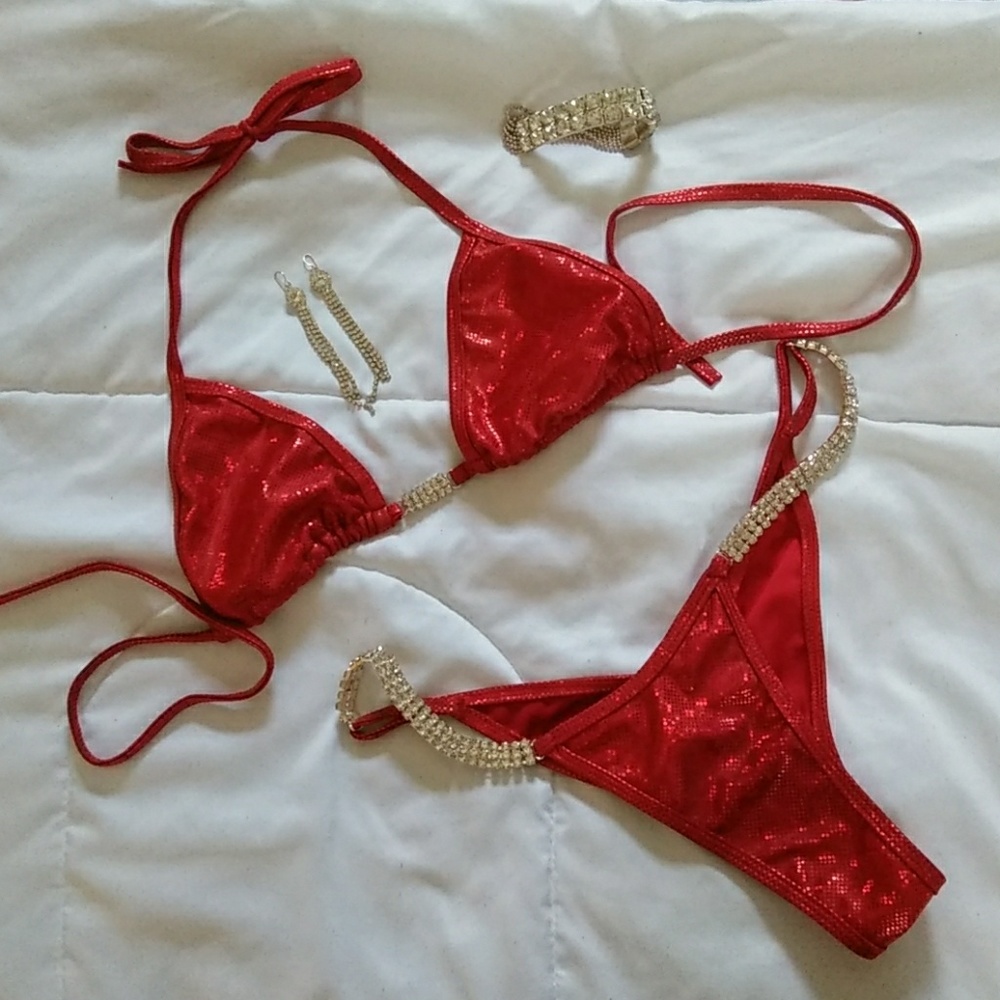 Red competition bikini 💪 Size medium